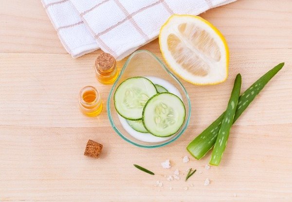 10 Easy Ways to go Green for Healthier Skin and Hair